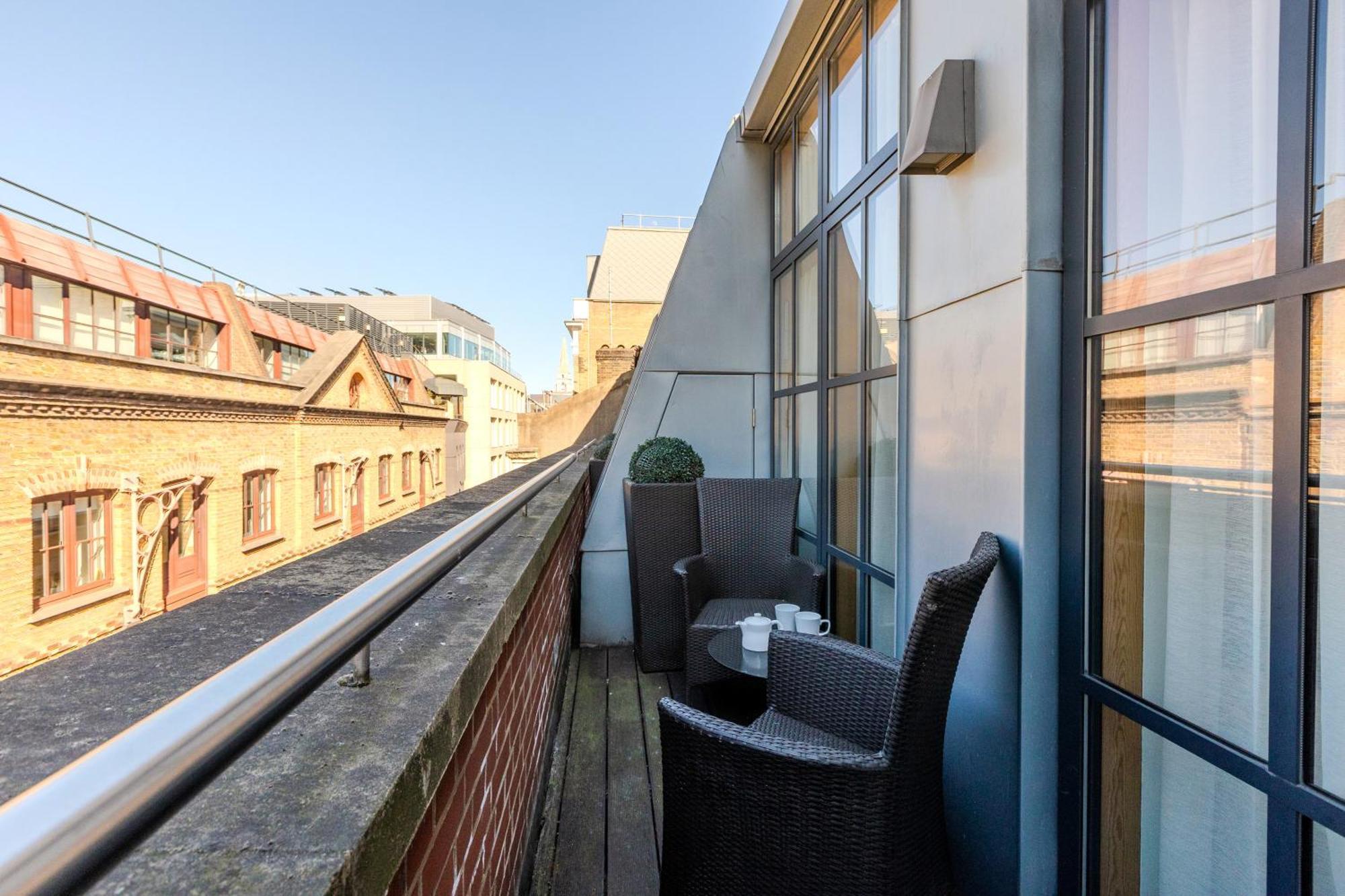 Central Servised Apartments On Artillery Lane Londra Exterior foto