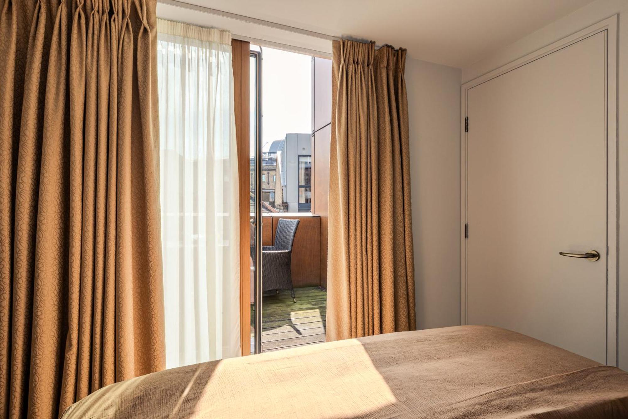 Central Servised Apartments On Artillery Lane Londra Exterior foto